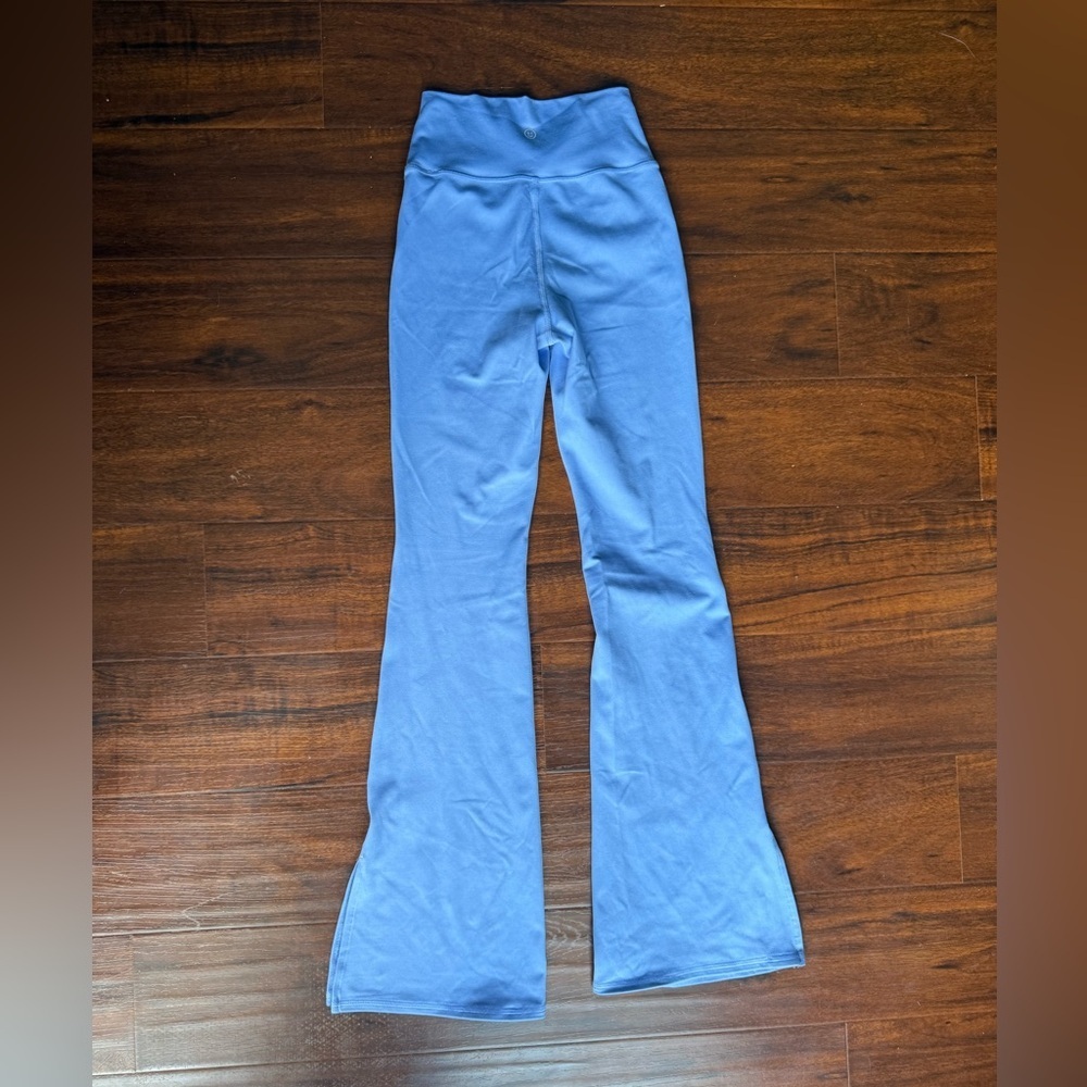 Hollister Gilly Hicks Go Recharge Flare Legging Blue XS - Picture 4 of 5